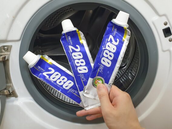 [생활꿀팁] 세탁기에 다 쓴 치약을 넣으면 놀라운 효과가 생긴다는 사실